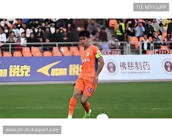 泰山队彭啸禁区内舍身堵防单刀，崔康熙赞其防守韧性具备核心潜质